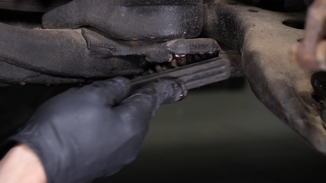 Remove the transmission mount