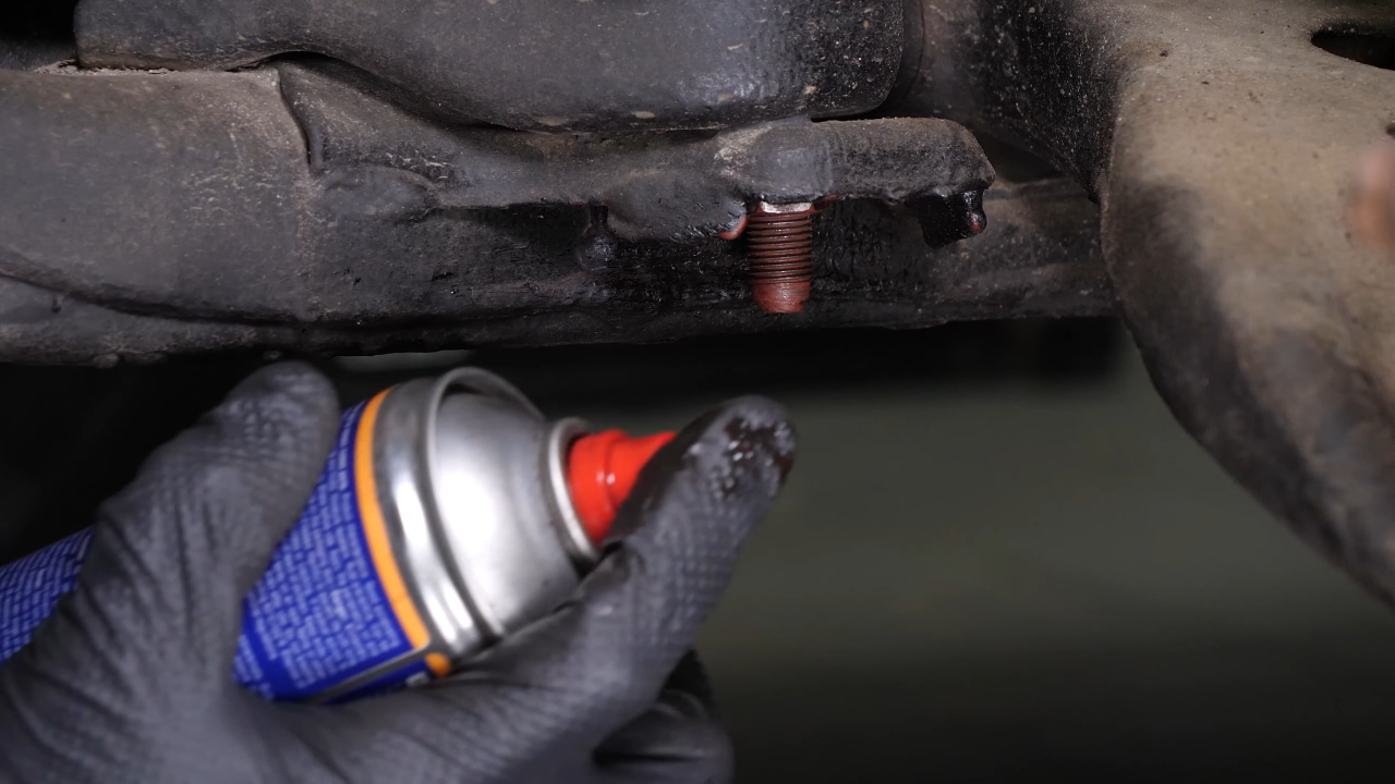 Remove the transmission mount