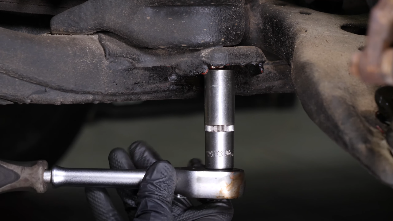 Remove the transmission mount
