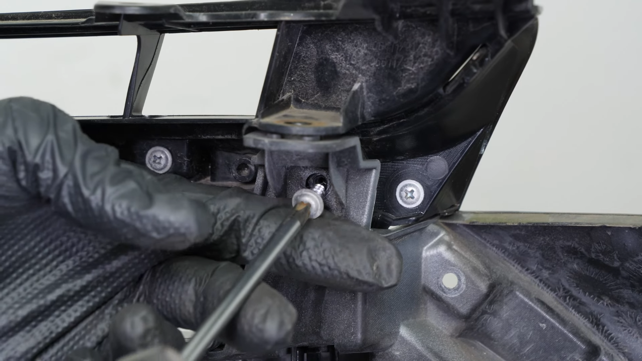 Reinstall the elements on the bumper