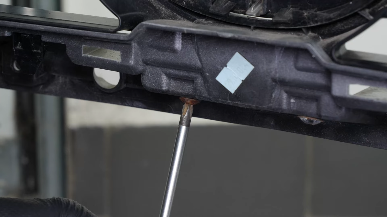 Reinstall the elements on the bumper