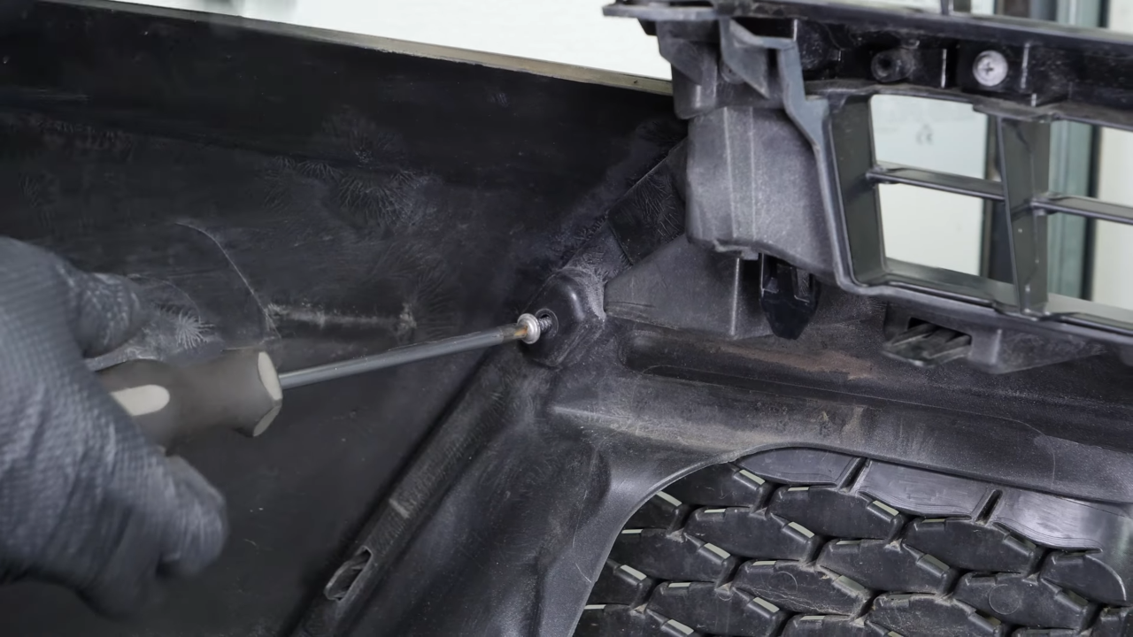 Reinstall the elements on the bumper