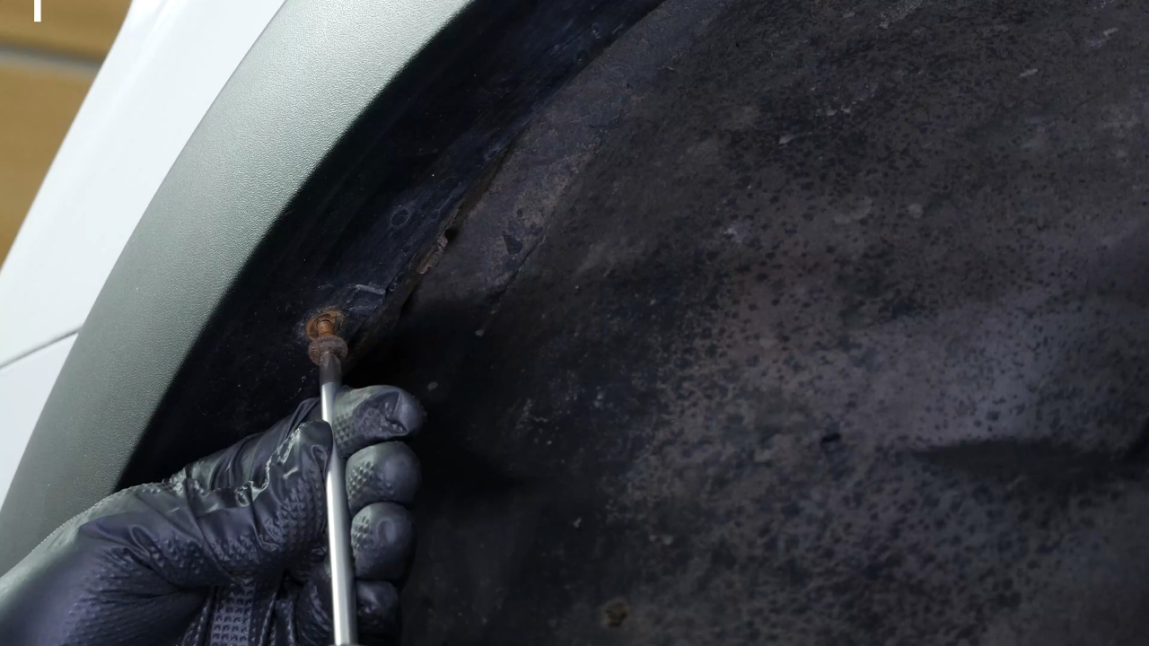 Remove the wheel arch trims