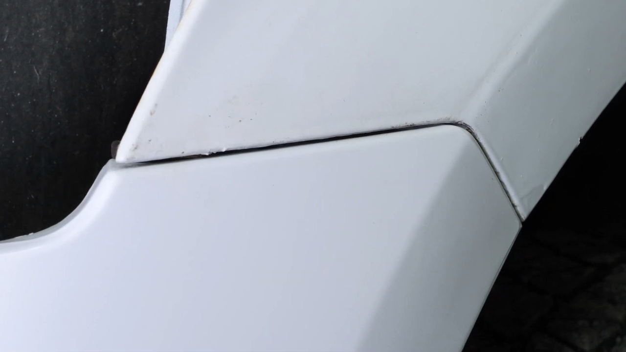 Screw back the bumper cover / fender metal support screws