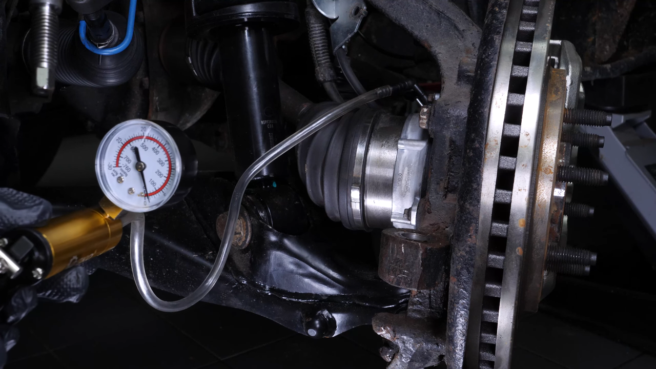 How does a Hub lock work ?