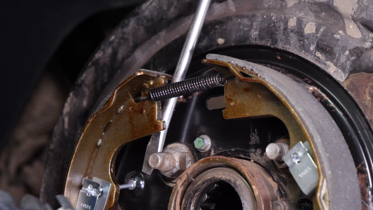 Remove the parking brake shoes