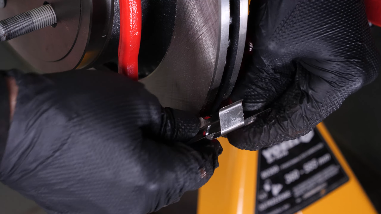 Install the new anti-rattle clips
