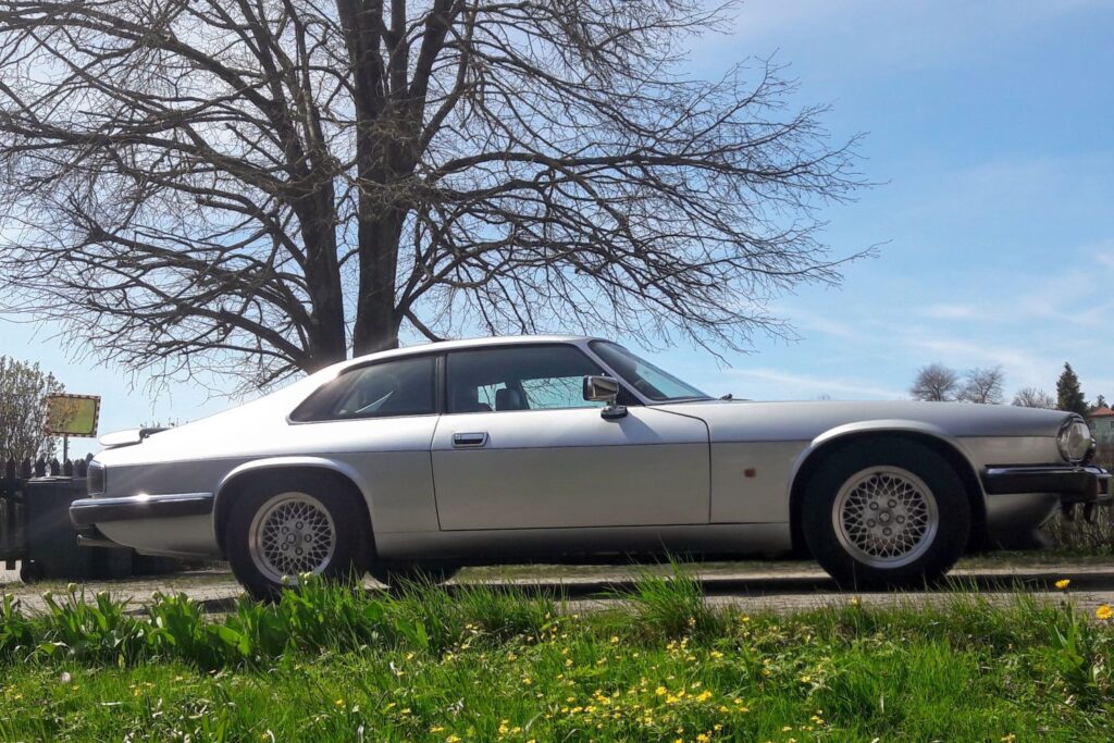 side shot of a jaguar xjs