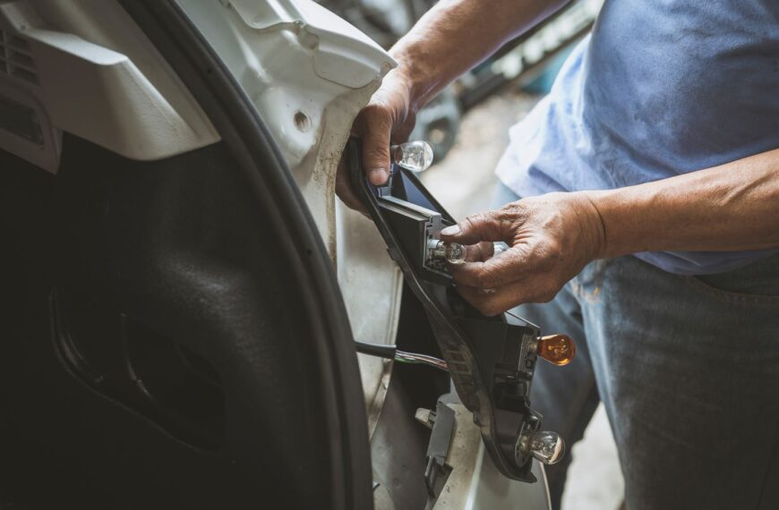 Tips for How To Replace a Tail Light Bulb