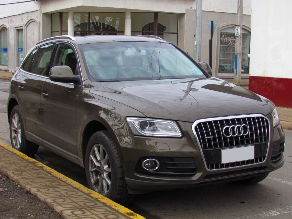 image of a 2013 audi q5