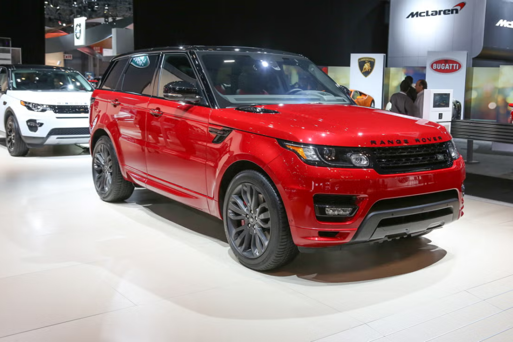 2016 range rover sport hst in a car show