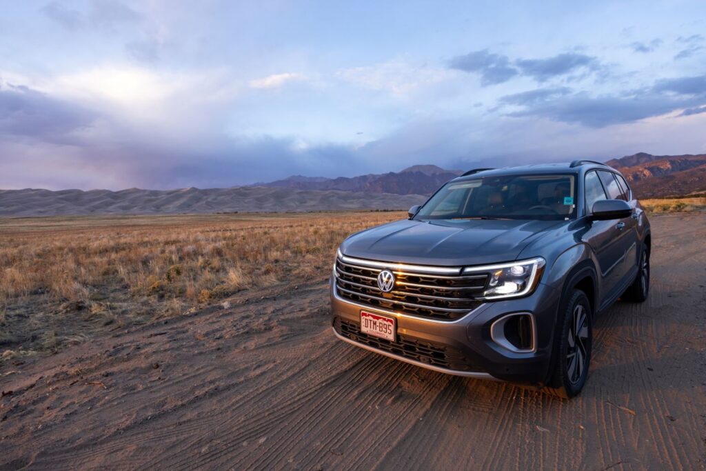 2024 vw atlas parked in an outdoor area