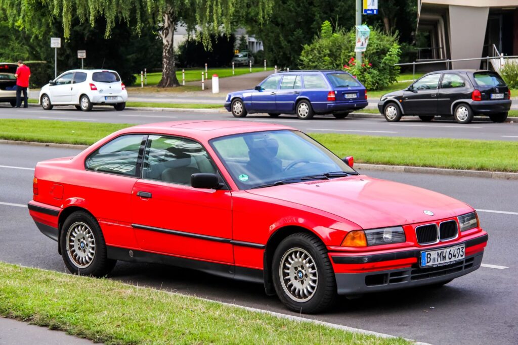 BMW 3 E36 parked on the side of the road