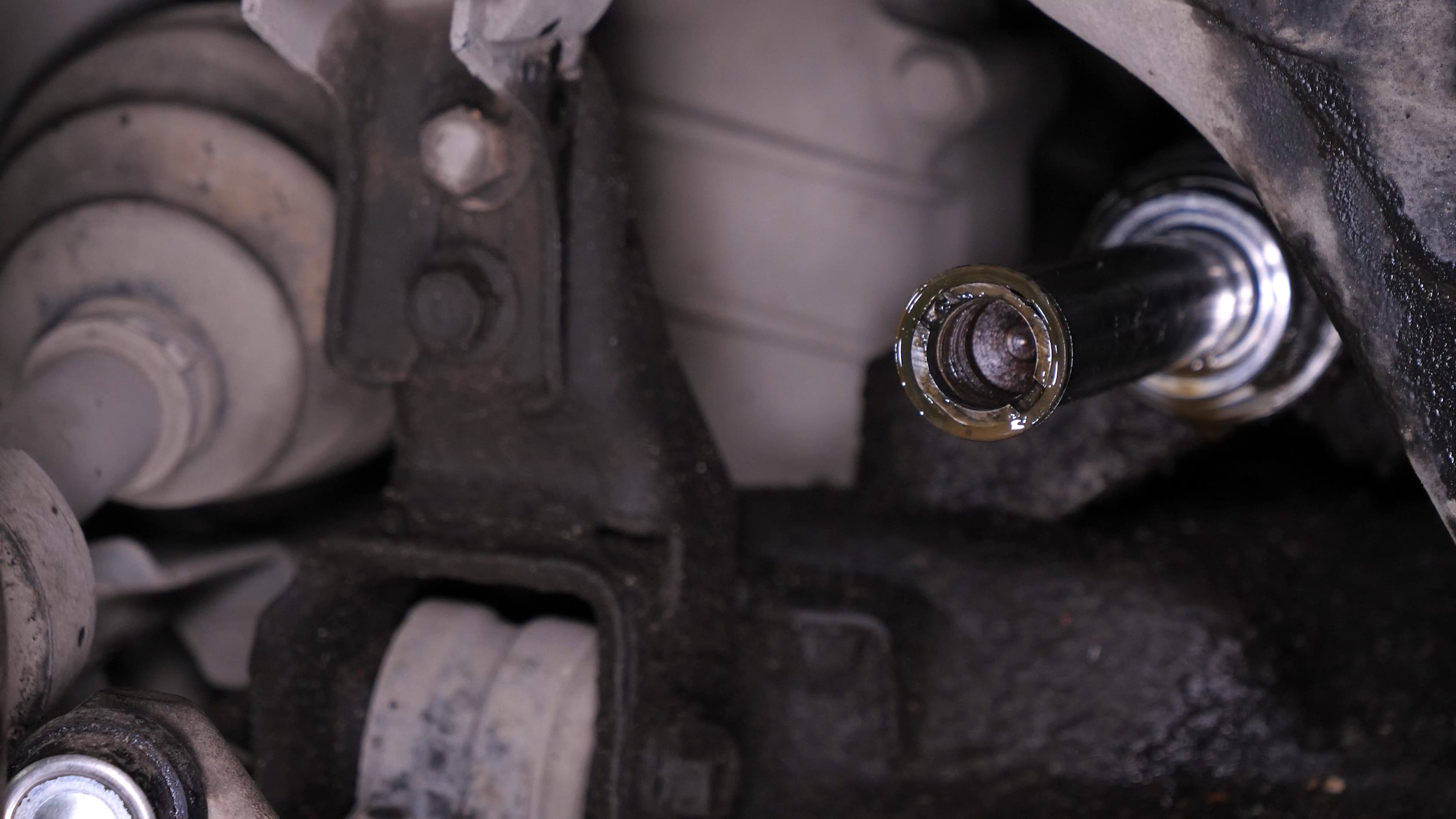 Remove the inner tied rod