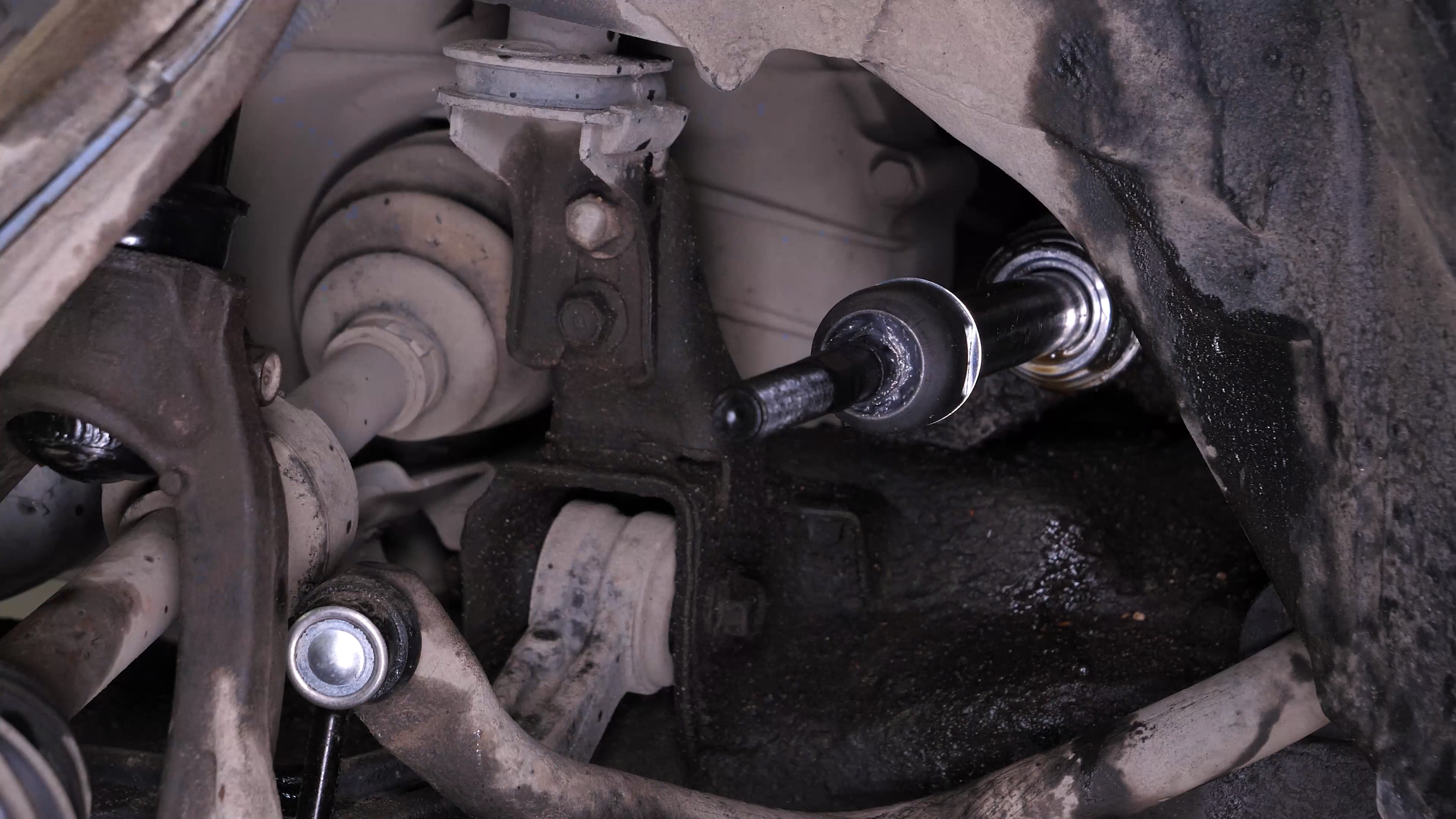 Put the inner tied rod back