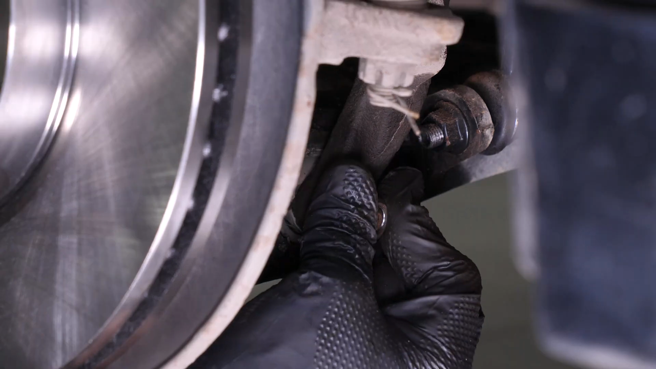 Install the new strut