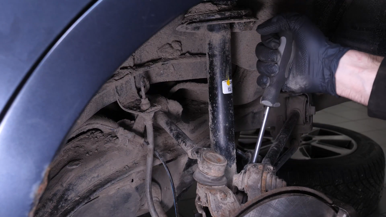 Remove the strut