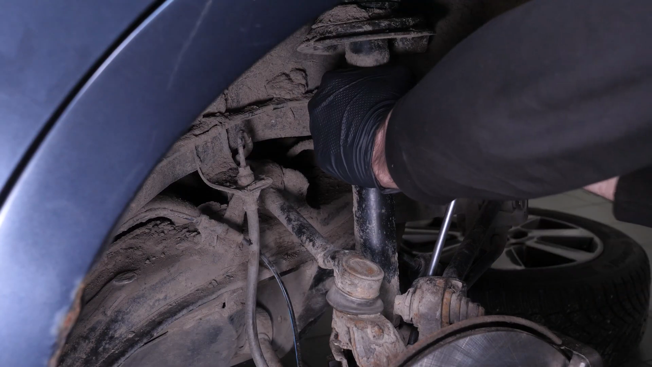 Remove the strut