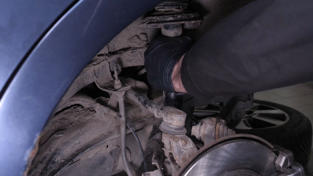 Remove the strut