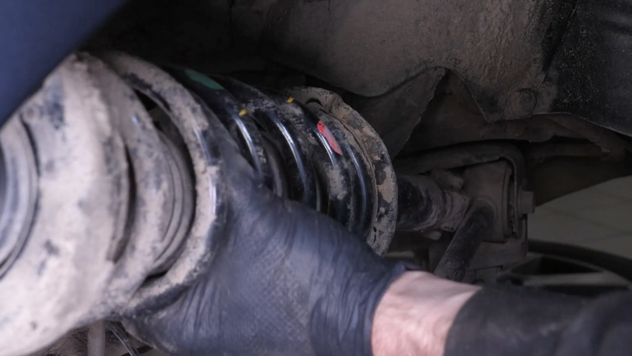 Remove the strut