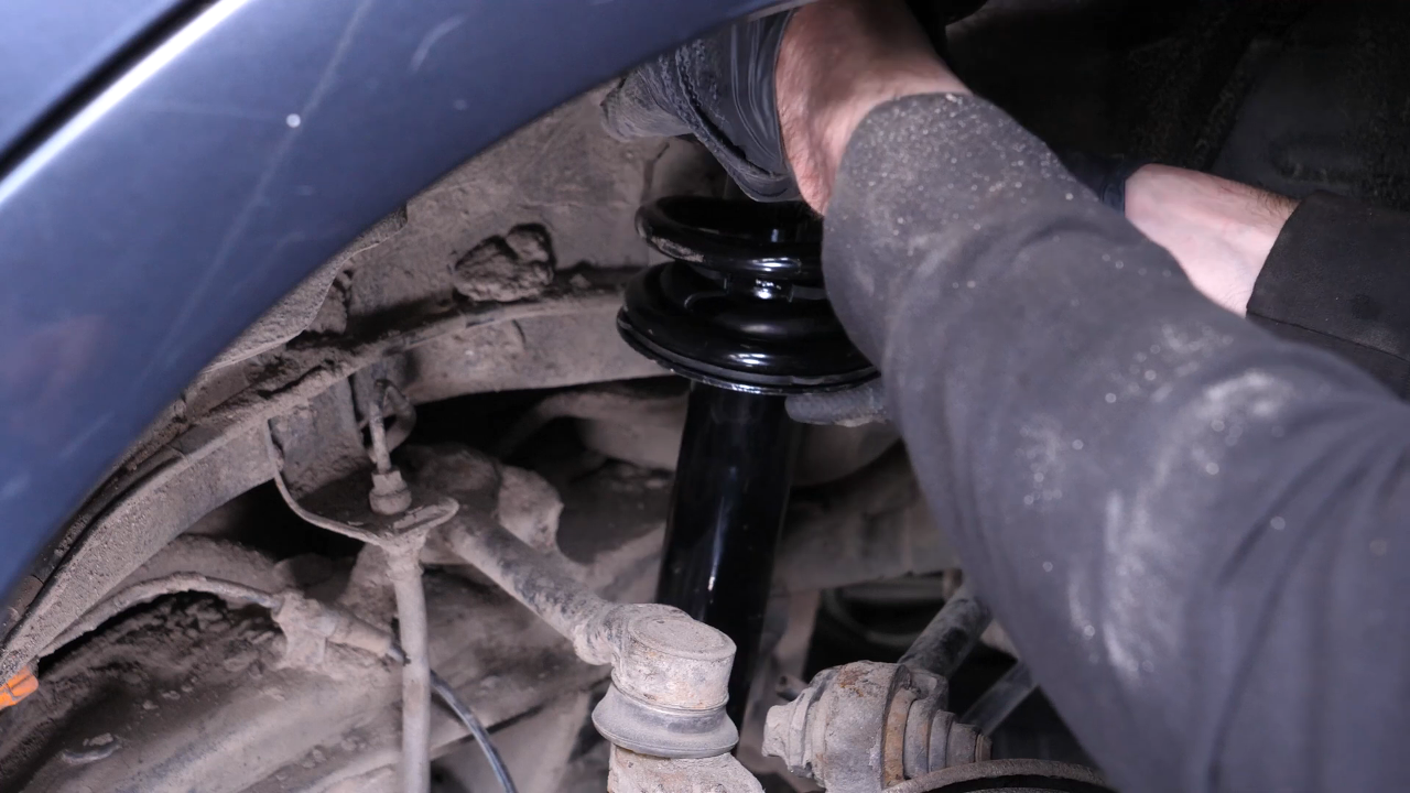 Install the new strut