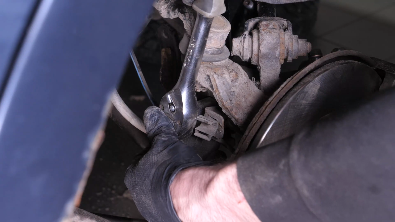 Install the new strut