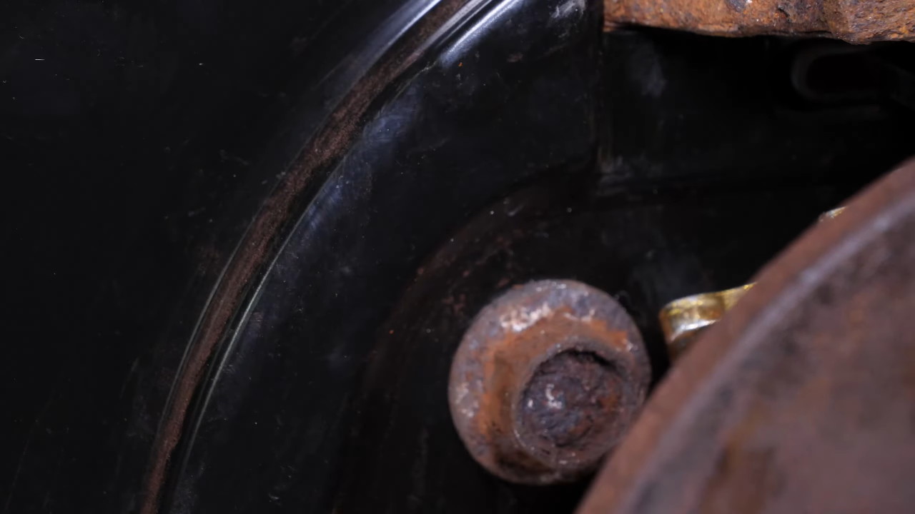 Remove the parking brake shoes