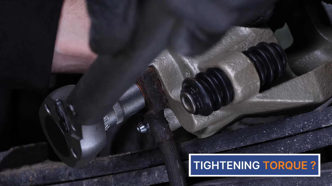 Screw the brake hose back + Tightening