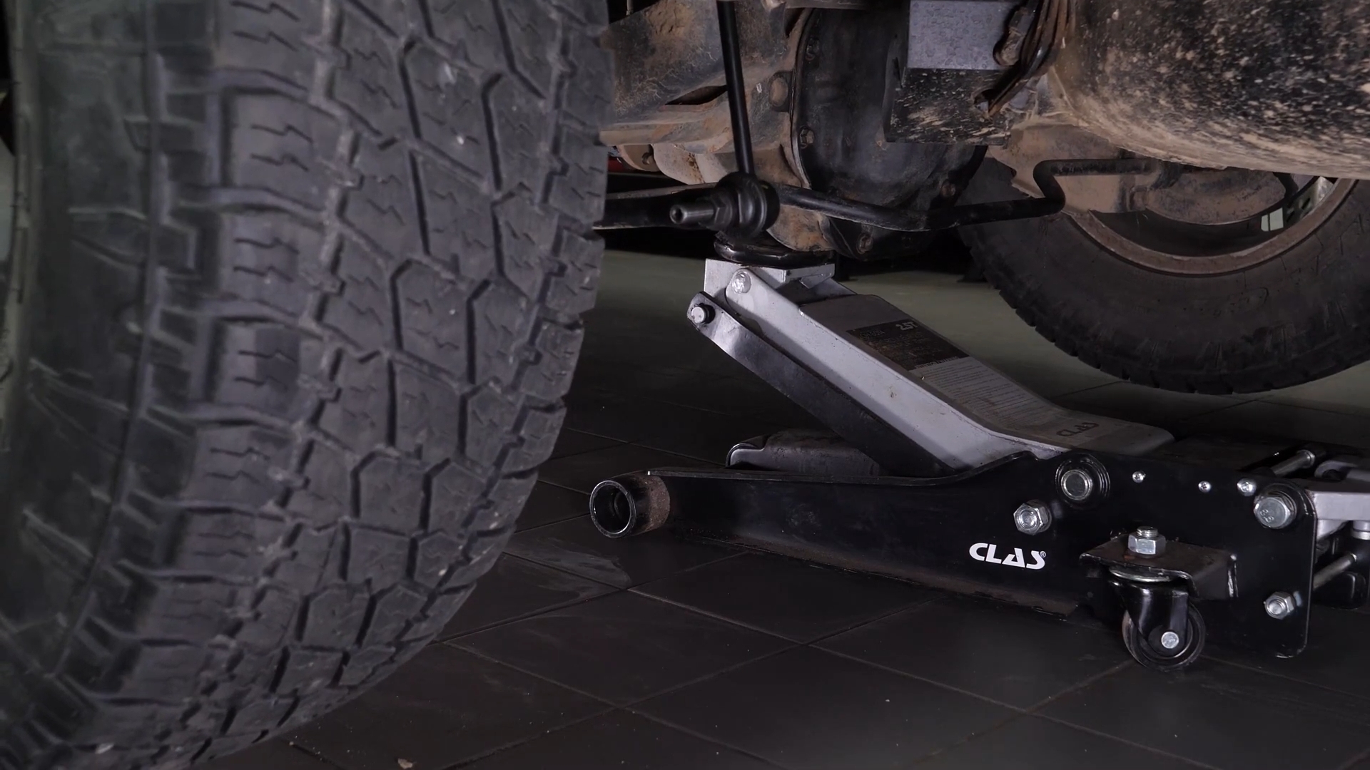 Rear lifting