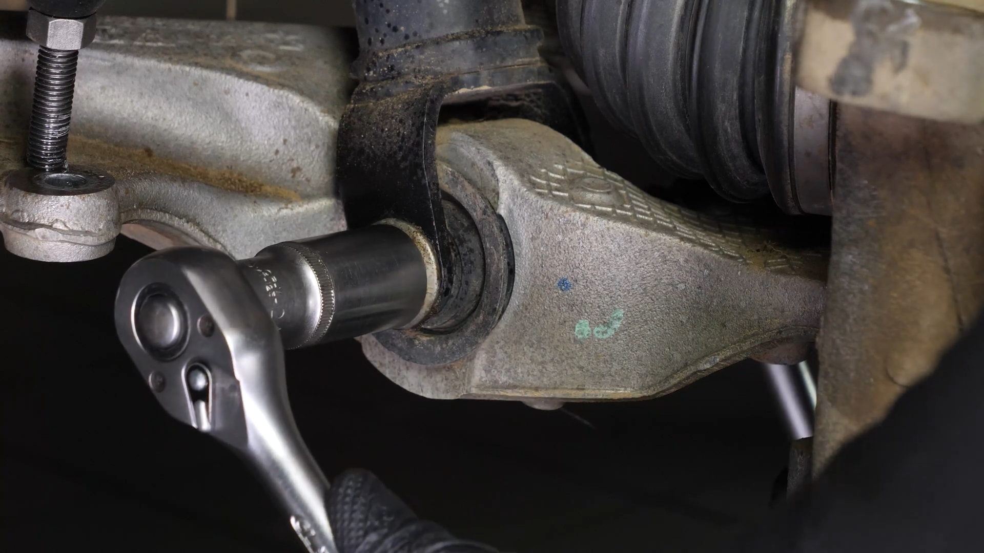 Remove the strut