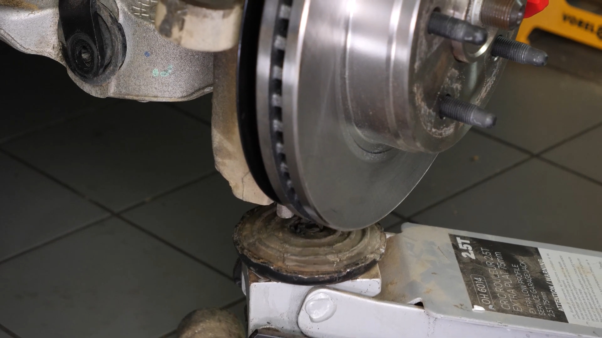 Remove the strut