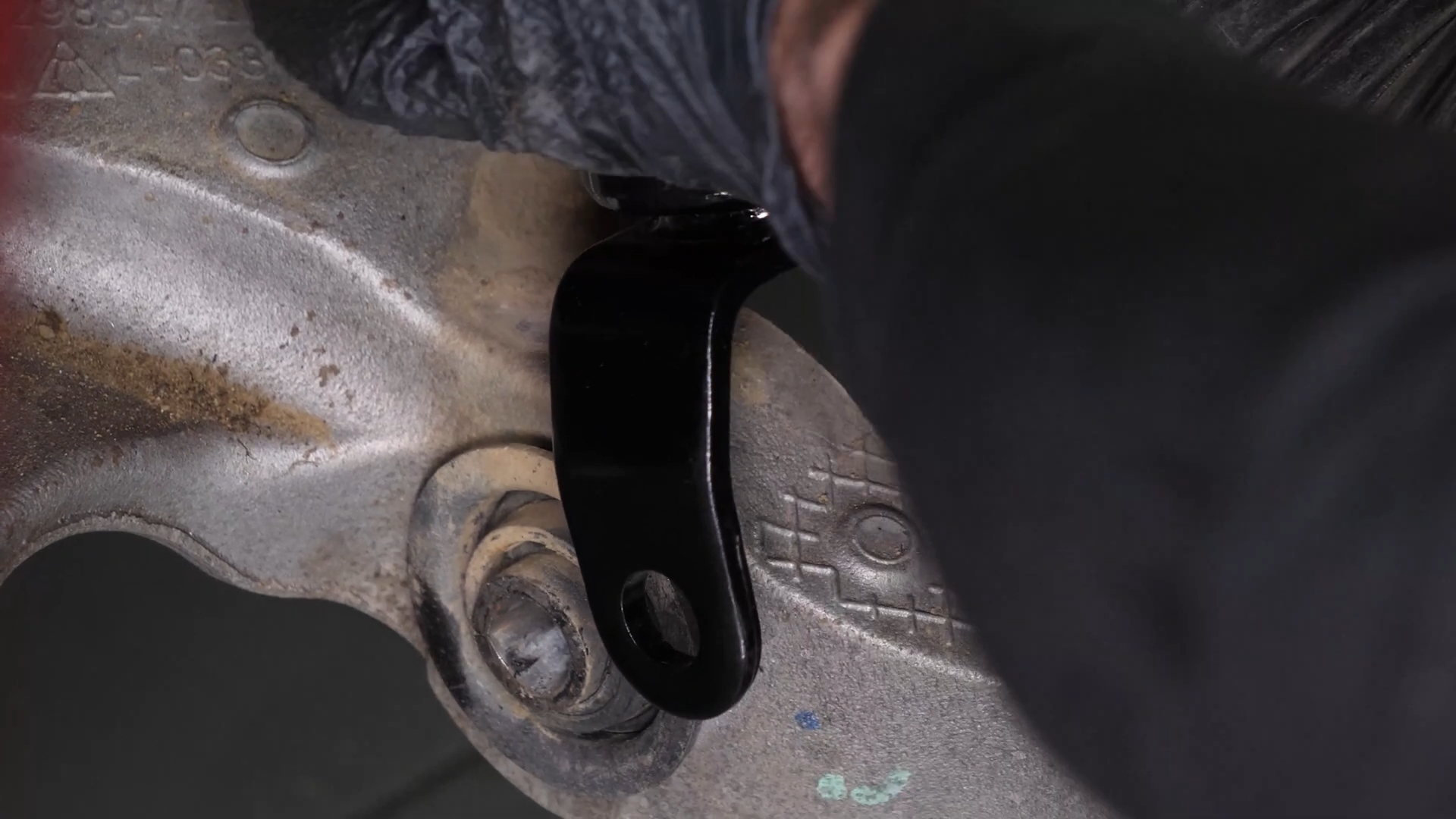 Install the new strut