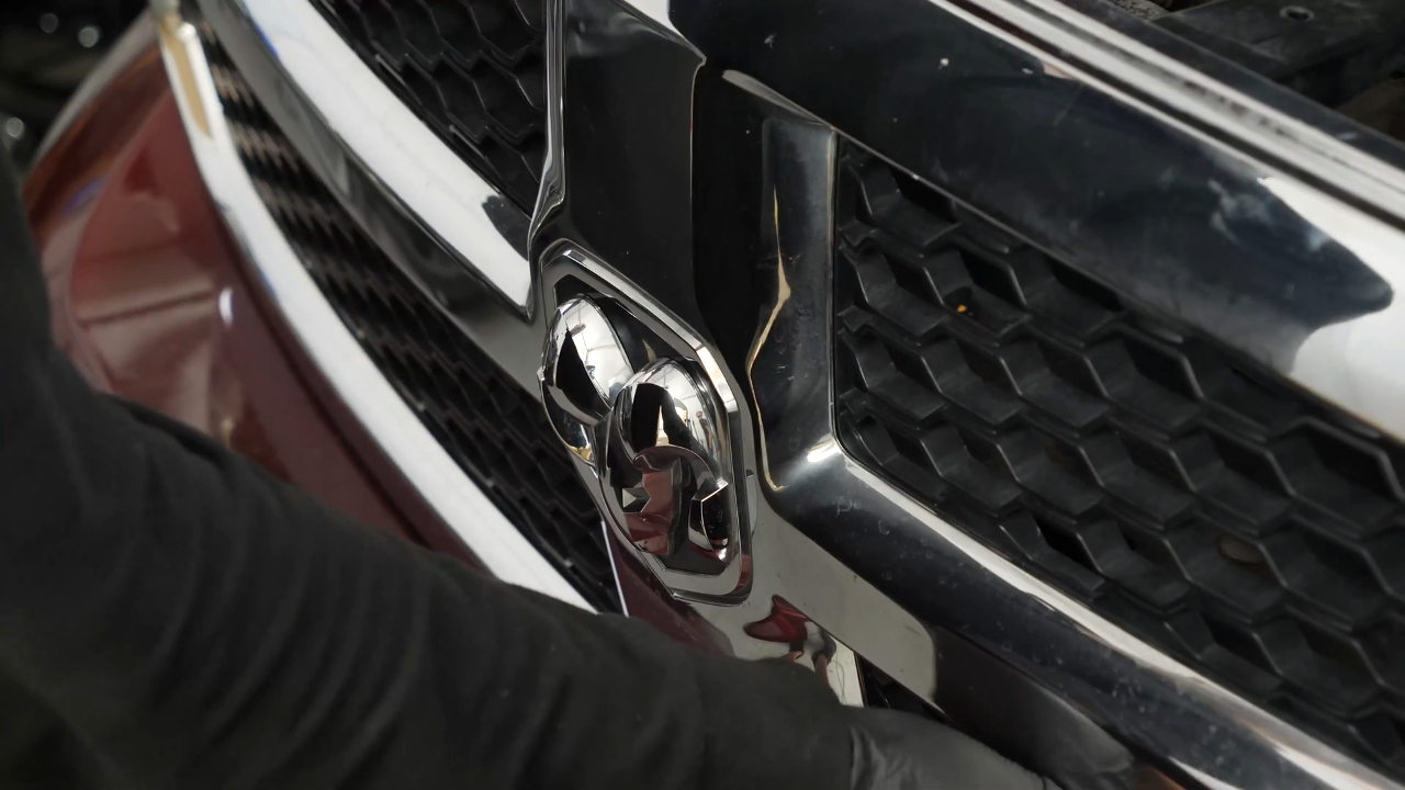 Remove the grille assembly, the healdights and bumper cover