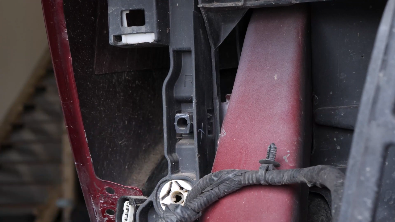 Remove the radiator bracket