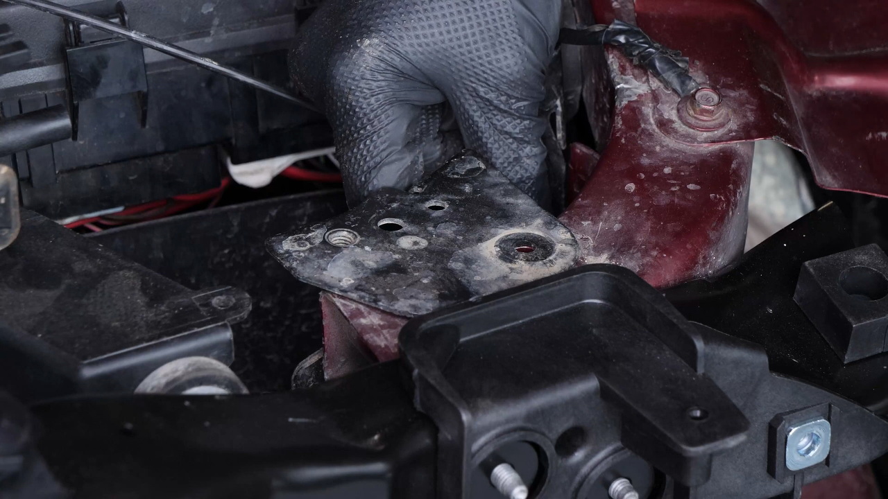 Install the new radiator support