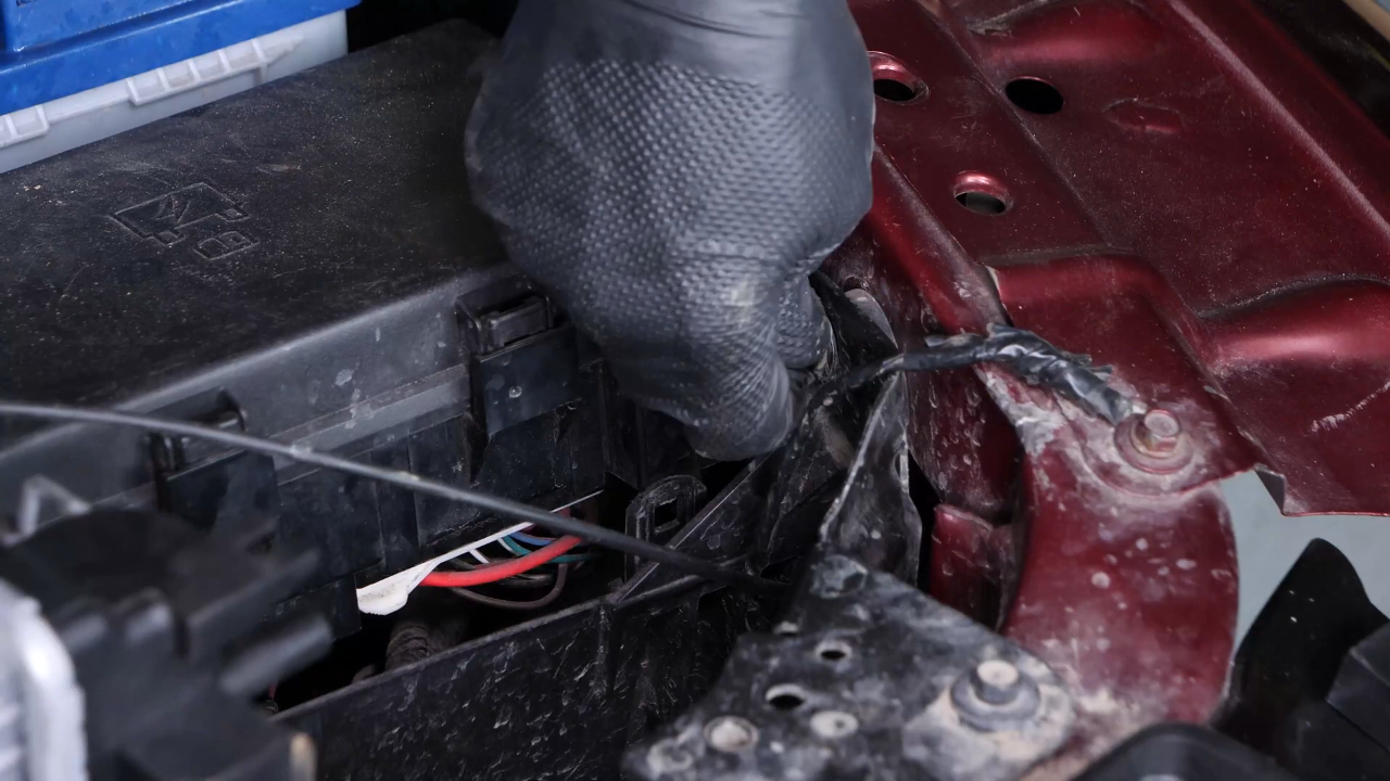 Install the new radiator support