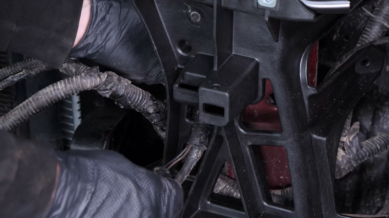 Install the new radiator support