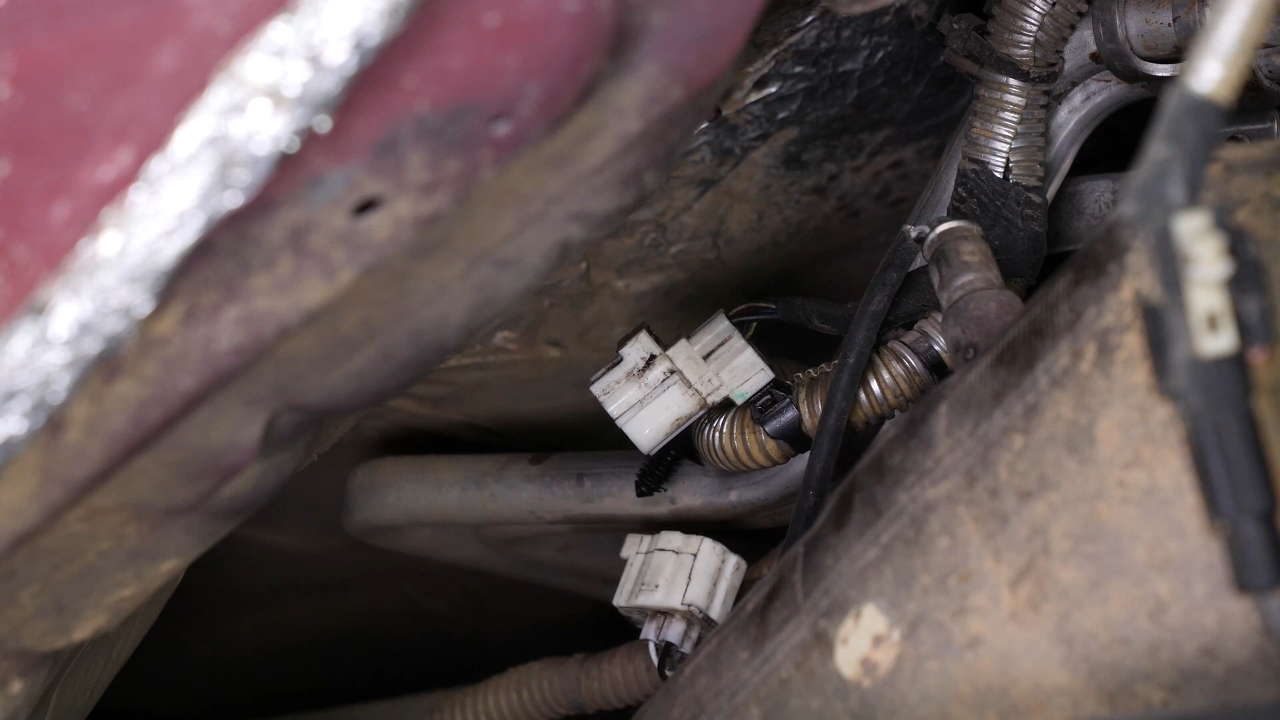 Disconnect the oxygen sensor