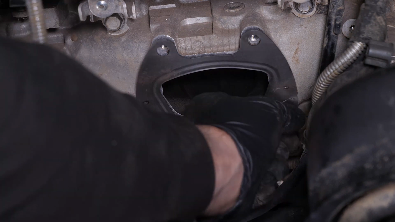 Prepare the new gasket