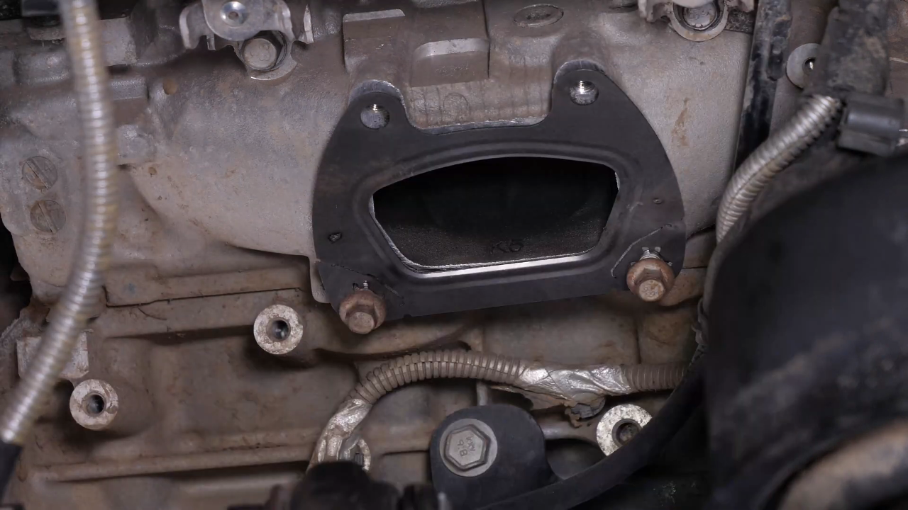 Prepare the new gasket