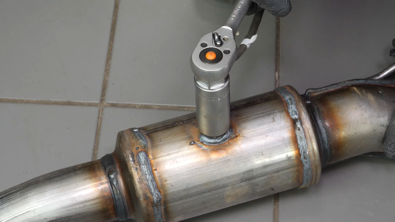 Install the oxygen sensor