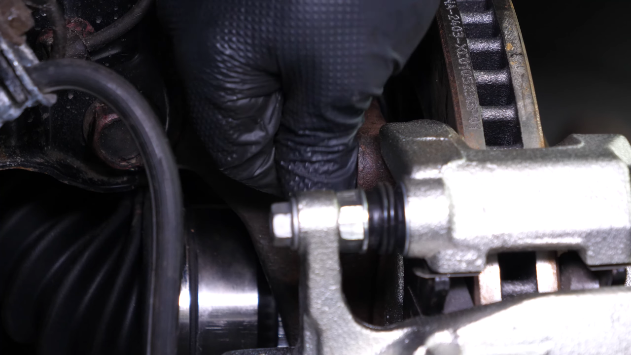 Put the brake system back + tightening torques