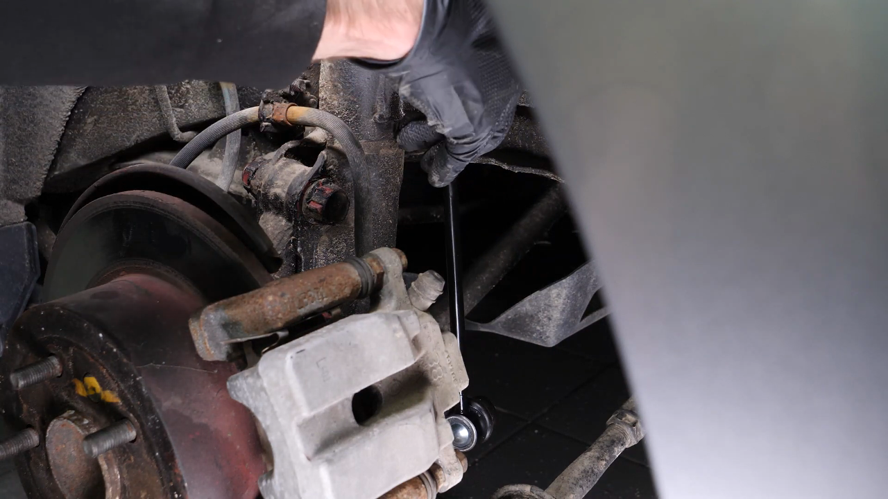 Install the new sway bar end link