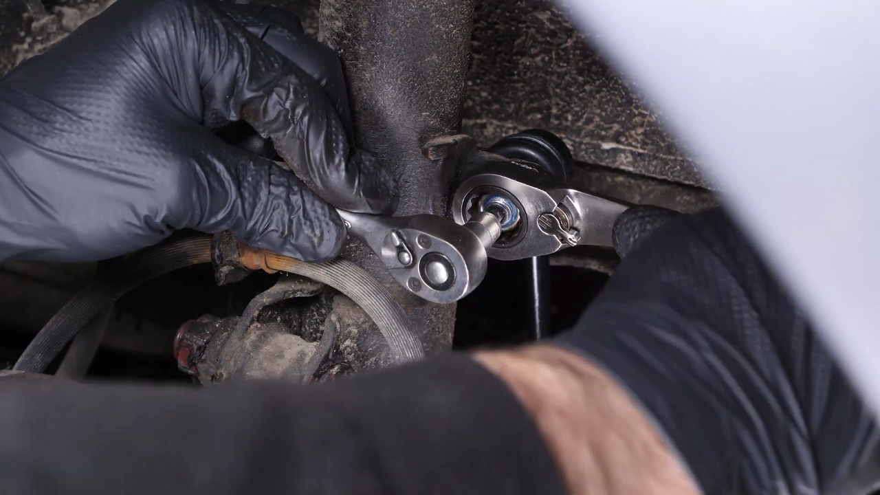 Install the new sway bar end link