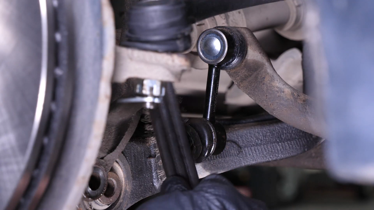 Remove the sway bar end link