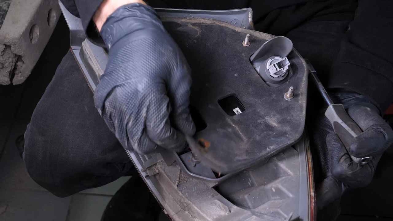 Disconnect the tail light