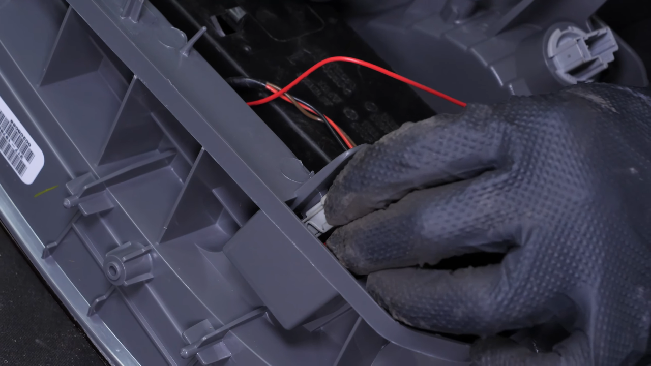 Reconnect the tail light