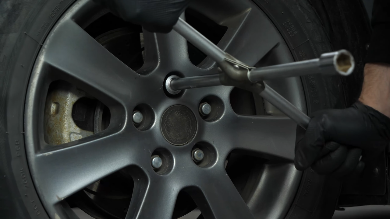 Tightening tips for the CV axle nut