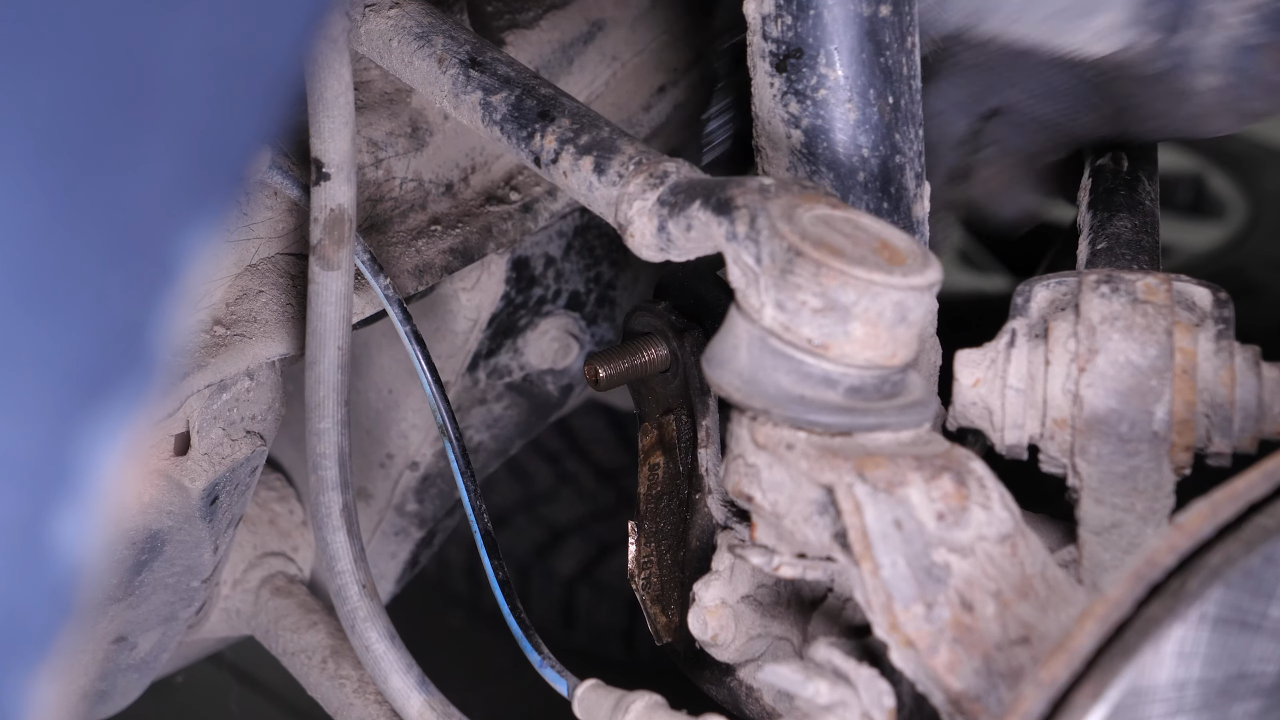 Remove the sway bar end link