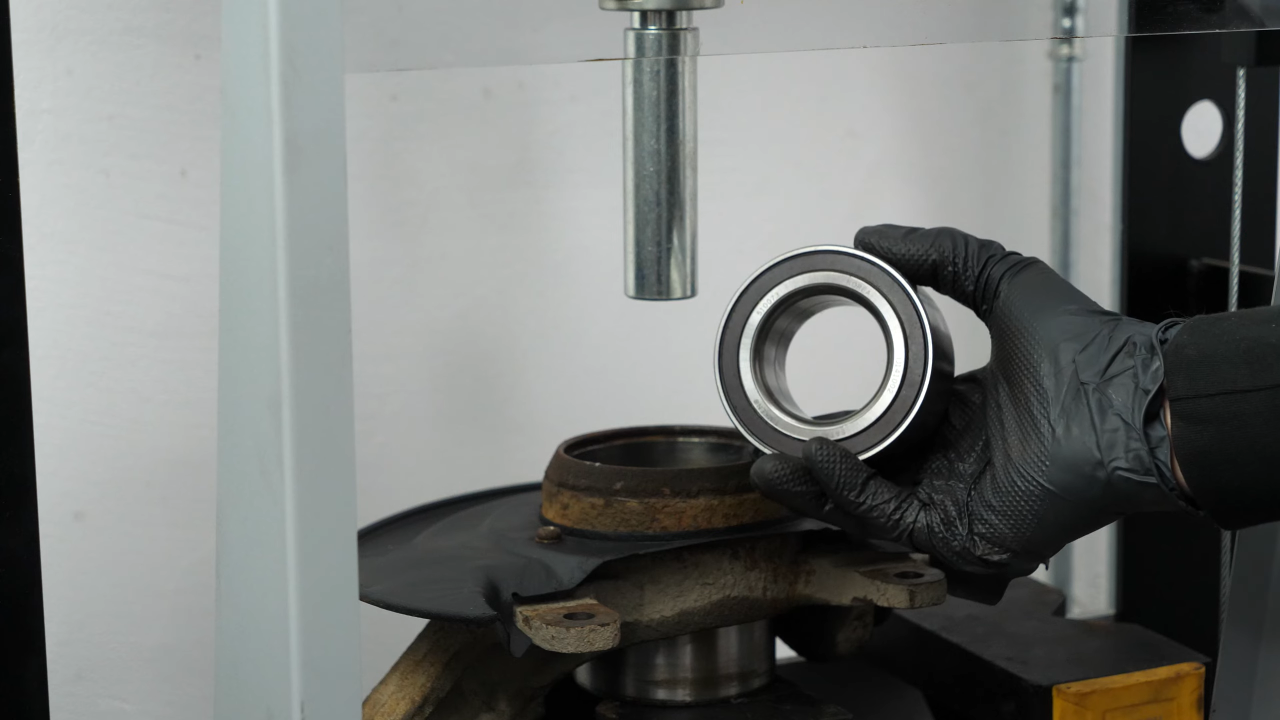Put the wheel bearing back